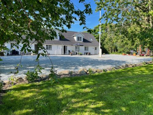 Lokken House | Stort Værelse på Landsted nær Løkken