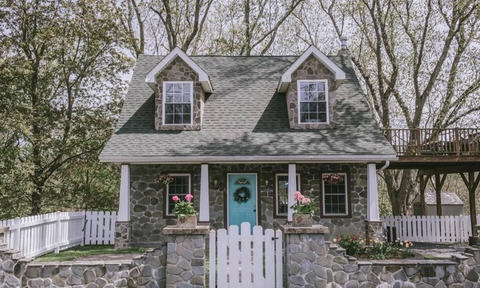 Saugerties House | Storybook House in Prime Catskills Location 5 Min to Town/10 Min to Hudson River