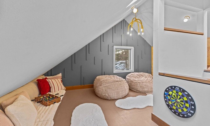Moscow House | Stowe Secluded Carriage House in the Woods