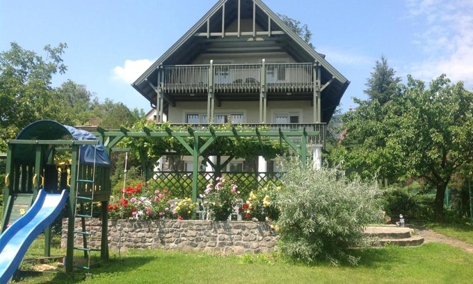 Badacsonytomaj Apartment | Strandközeli panorámás 4 fős apartman Badacsonytomajon