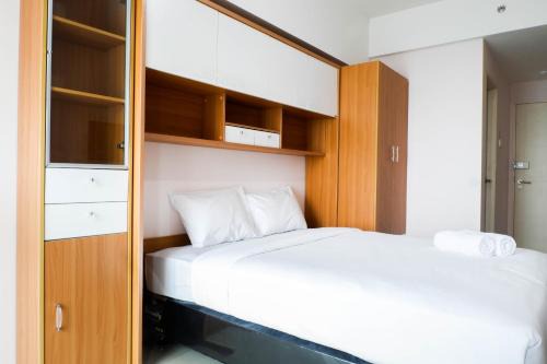 Surabaya Apartment | Strategic Studio Apartment at Orchard Mansion Supermall By Travelio