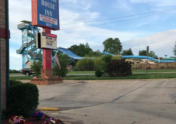 Branson Theater District Hotel | Stratford House Inn