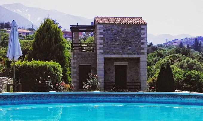 Melidoni Villa | Stratos Villas Chania with pool and sea view