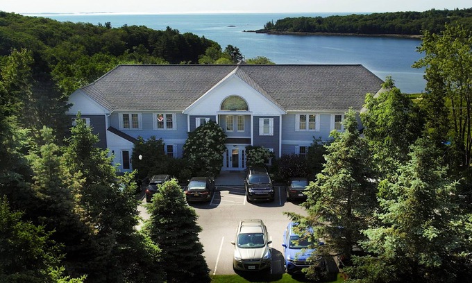 Glen Cove Hotel | Strawberry Hill Seaside Inn