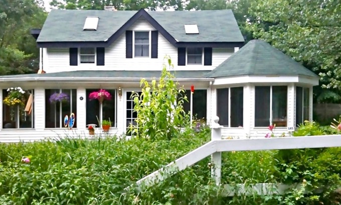Palenville House | Stream Side, Waterfalls, Catskill Getaway!