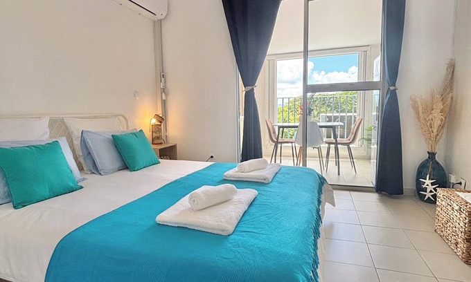 Le Diamant Apartment | Studio Blue Wave Diamond - sea view, 1 minute walk from the beach!