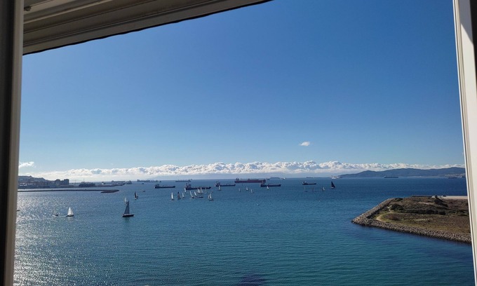 La Linea de la Concepcion Apartment | Studio with terrace and spectacular views