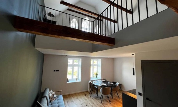 Fliegenberg Apartment | Studio Über 2 Ebenen mit Traumhaften Elbblick