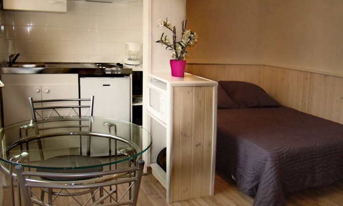 Sarlat-la-Caneda Historic Center Apartment | STUDIO 1 quiet with terrace private parking in the center of Sarlat