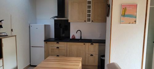 Saint-Martin-des-Noyers Apartment | studio 20m