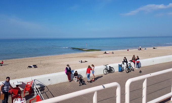 Villers-sur-Mer Apartment | STUDIO 25 M2 completely renovated with parking, balcony in residence FACING THE SEA