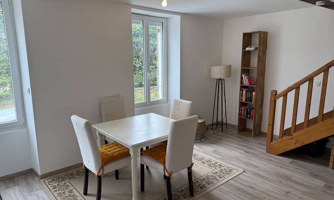 Prehy Apartment | Studio 36 rue Vaucharmes-Studio-Ensuite with Shower
