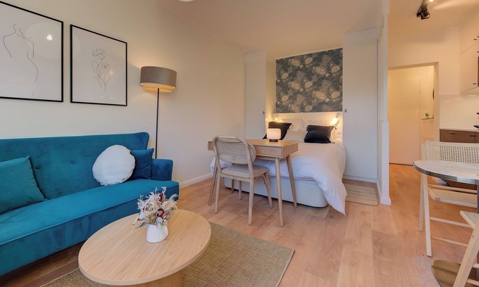 Gare Apartment | Studio 4* in the center of town