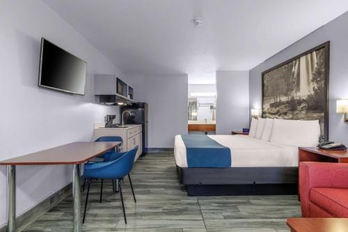 Flagstaff Hotel | Studio 6 Flagstaff AZ