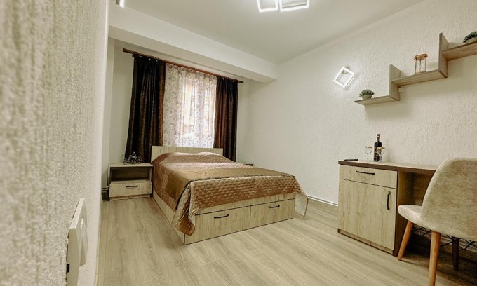 Petrosani Apartment | Studio 63