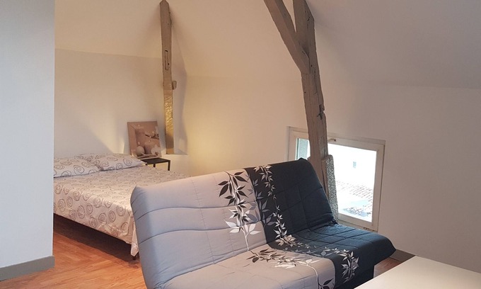Chasseneuil-du-Poitou Apartment | Studio 7 - 3 min from Futuroscope - 1 to 4 persons
