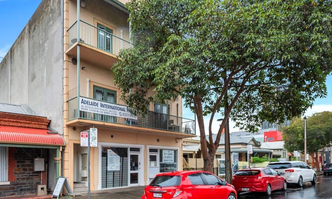 Adelaide Central Business District Cabin | Studio A - Wright Lodge