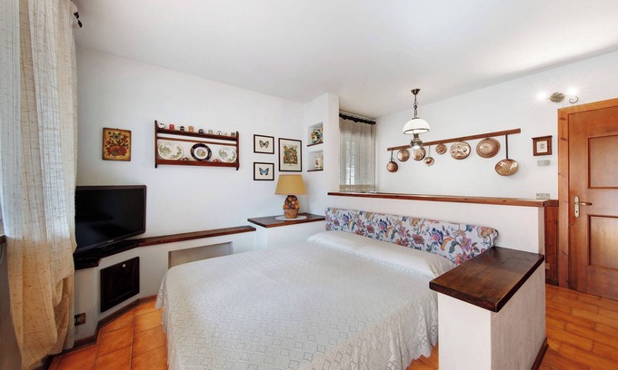 Domegge di Cadore Apartment | Studio Apartment 'Monolocale Monti Pallidi' with Mountain View, Private Terrace and Shared Garden
