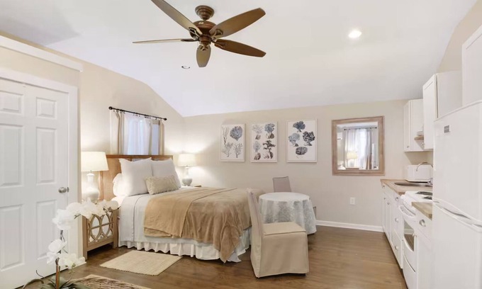 Saint Simons Island Apartment | Studio apartment 3 minutes to beach!