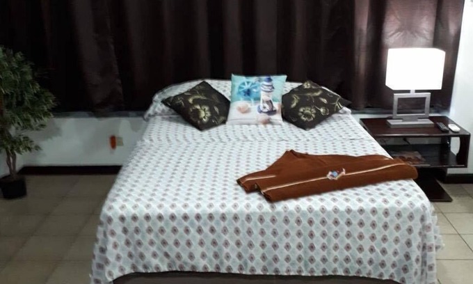 El Cerro Apartment | STUDIO APARTMENT/2 beds/TV . WIFI . Kitchen . CLOSE TO TOWN