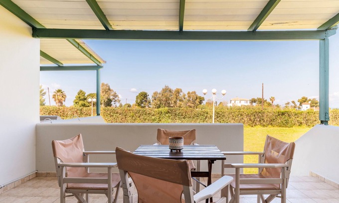Kiparissia Apartment | Studio Apartment '3' with Private Terrace, Wi-Fi and Air Conditioning