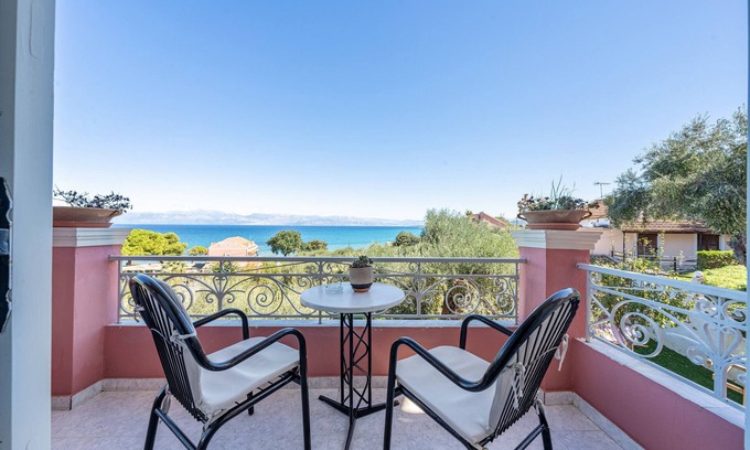 Astrakeri Apartment | Studio Apartment '5' with Sea View, Wi-Fi and Air Conditioning