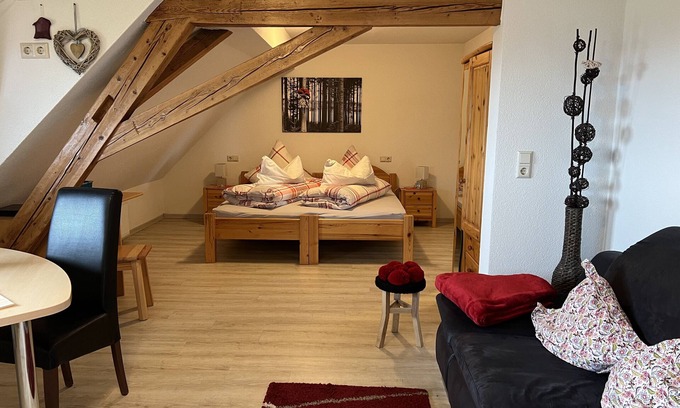 Goerwihl Apartment | Studio Apartment 'Apartment Schweizblick, 35 Qm' with Shared Garden and Wi-Fi