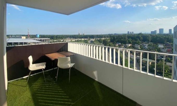 Vienna Apartment | Studio Apartment "Die Schöne Donau" with Balcony & Wi-Fi