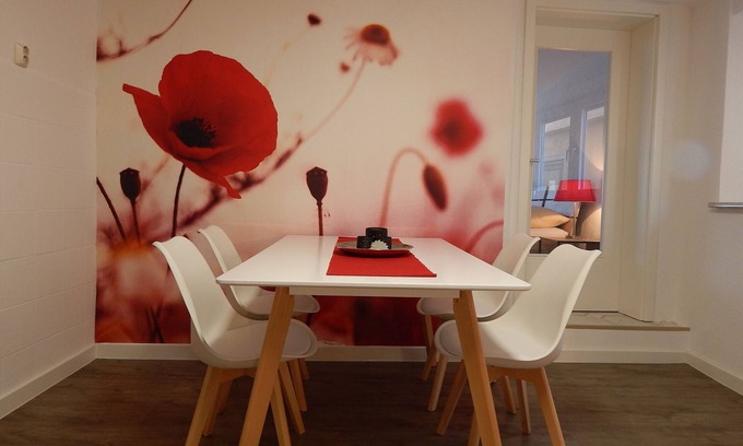 Neuendorf Apartment | Studio Apartment 'Ferienhaus Rheinblick Wohnung 1' with Shared Terrace and Wi-Fi