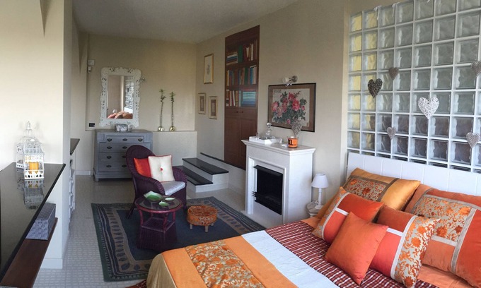 Valdengo Apartment | Studio apartment in an old historic farmhouse on the top of a hill