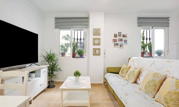 Barbate Apartment | Studio Apartment "Loft Centro Historico Barbate" close to the Sea with Wi-Fi