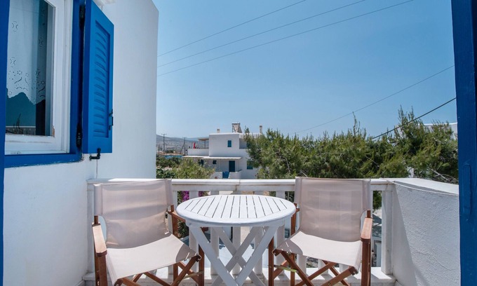 Mikri Vigla Apartment | Studio Apartment 'Maroulis Studios - 6' with Private Garden, Wi-Fi and Air Conditioning