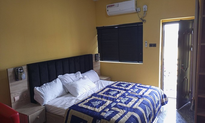 Port Harcourt Apartment | Studio apartment for shortlet in a quiet fully Serviced Estate 24hr power supply