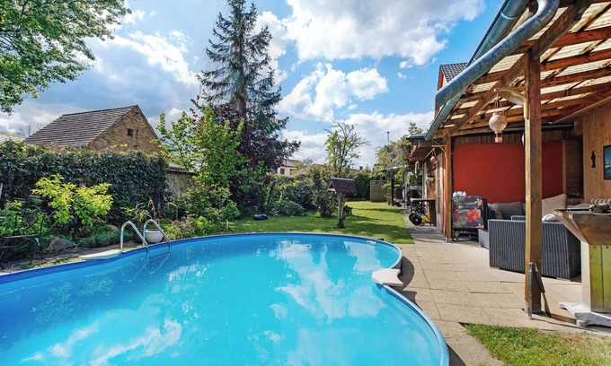 Ruhland Apartment | Studio Apartment 'Obere Ferienwohnung Im Nebengebäude' with Shared Pool, Shared Terrace and Wi-Fi