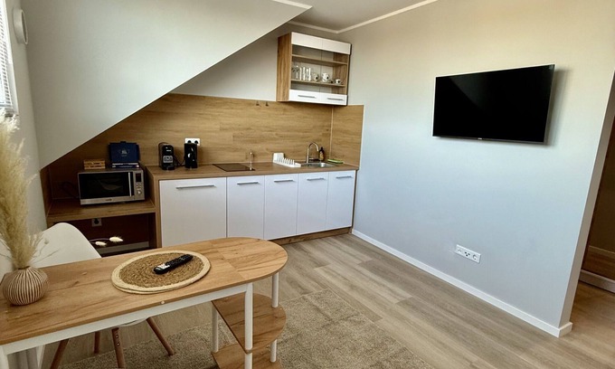 Rhein-Erft-Kreis District Apartment | Studio-Apartment-Private Bathroom-Courtyard view