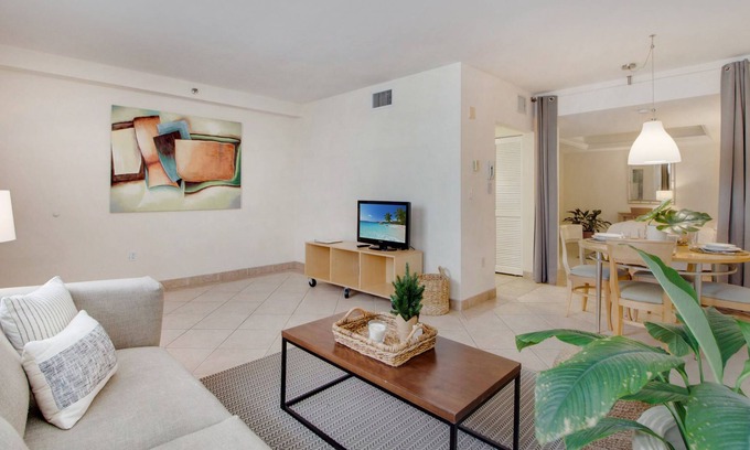 Coconut Grove Apartment | Studio Apt Furnished (800 Sq Ft) - Coconut Grove