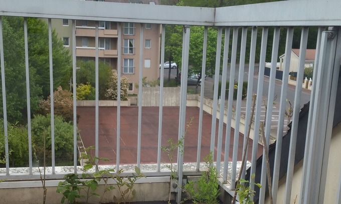 Limoges Apartment | Studio au Calme