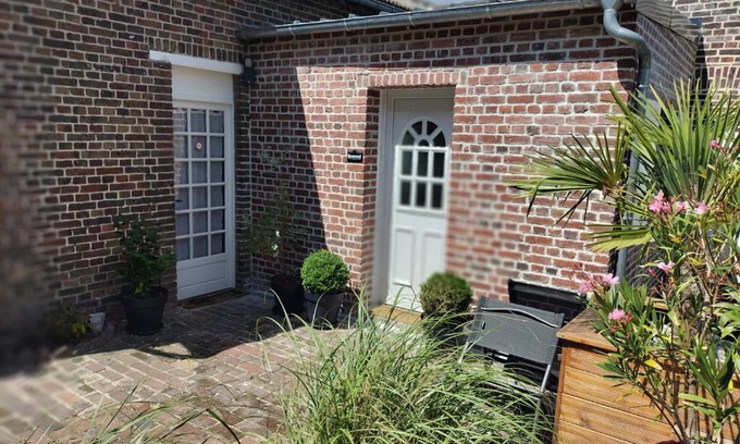 Lacroix-Saint-Ouen Bed & Breakfast | Studio - Au fond de la cour