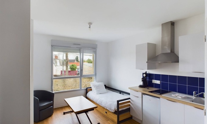 Bourges Apartment | Studio-avec Parking-Ensuite with Shower
