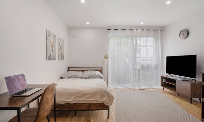 Hochzoll-Nord Apartment | Studio 'Ay Homes 10' with Balcony and Wi-Fi