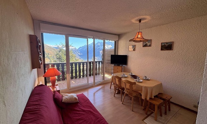 Auris Apartment | Studio cabin at the slopes with balcony and free parking