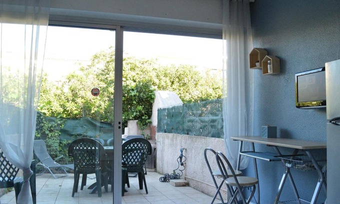 Le Grau-dʼAgde Apartment | Studio Cabine 3 Couchages avec Terrasse, Parking, à 50m de la Plage - Le Grau d'Agde - FR-1-249-171