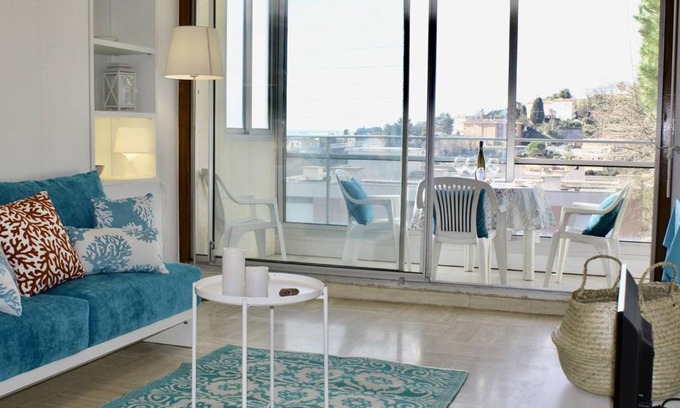 Bastide Giraud Apartment | Studio climatisé, piscine & parking, proche plage - FR-1-252A-99