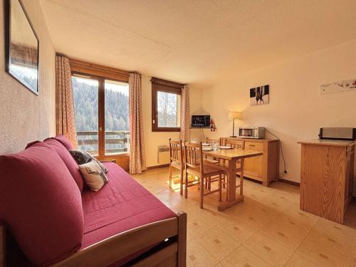Notre-Dame-de-Bellecombe Apartment | Studio cosy à Notre-Dame-de-Bellecombe, proche des pistes et commerces - 4 pers, balcon, parking - FR-1-595-25