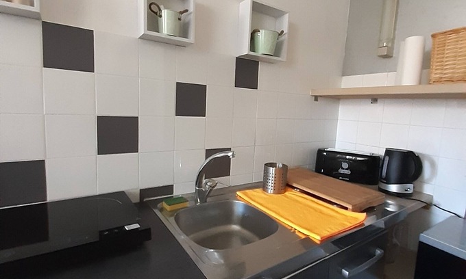 La Canourgue Apartment | Studio Coeur de Ville Dans un des Plus Beaux Villages de France