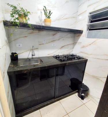 Praia de Leste Apartment | Studio com ar condicionado a 4 quadras do mar