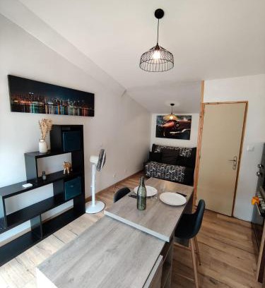 Salles-en-Toulon Apartment | Studio Confortable à Civaux A proximité Poitiers