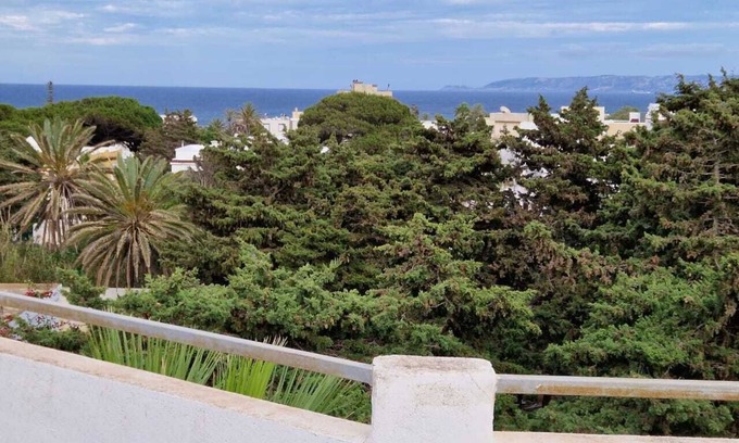 Bizerte Apartment | Studio cosy avec terrasse , vue montagne et mer.