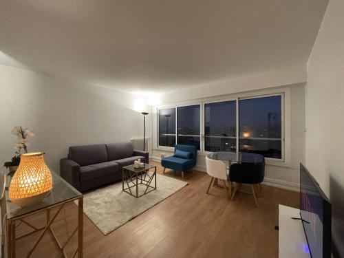 Saint-Fargeau Apartment | Studio cosy avec vue sur Paris