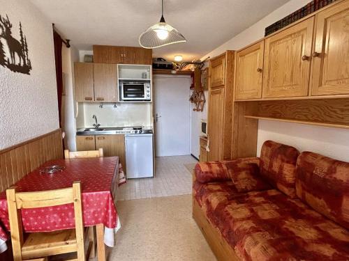 Eclose-Est Apartment | Studio cosy pour 4 pers avec balcon - Alpe d'Huez, quartier de l'Eclose, proche commerces et pistes - FR-1-405-336